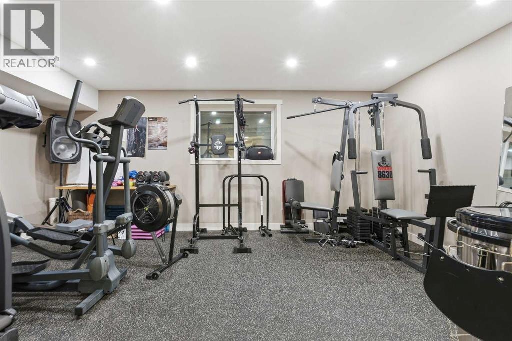 349 Capri Avenue NW — photo 35