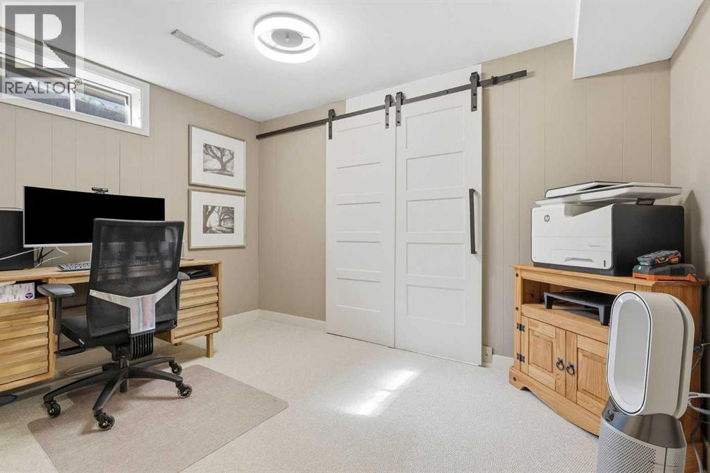 349 Capri Avenue NW — photo 37