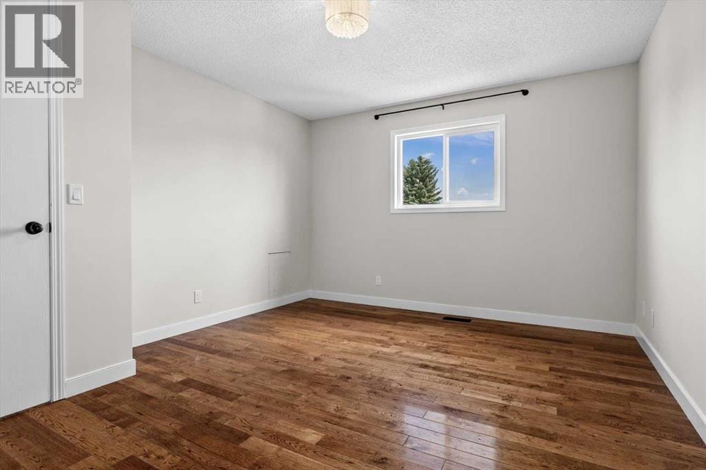 73 Sunvale Crescent SE — photo 25