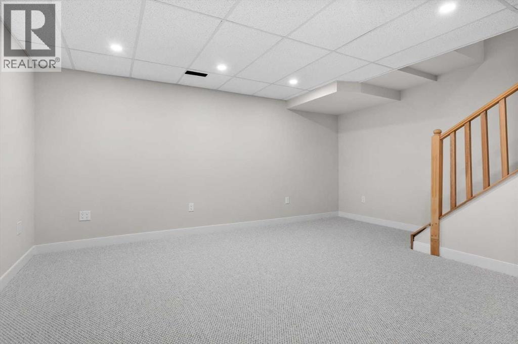 73 Sunvale Crescent SE — photo 31