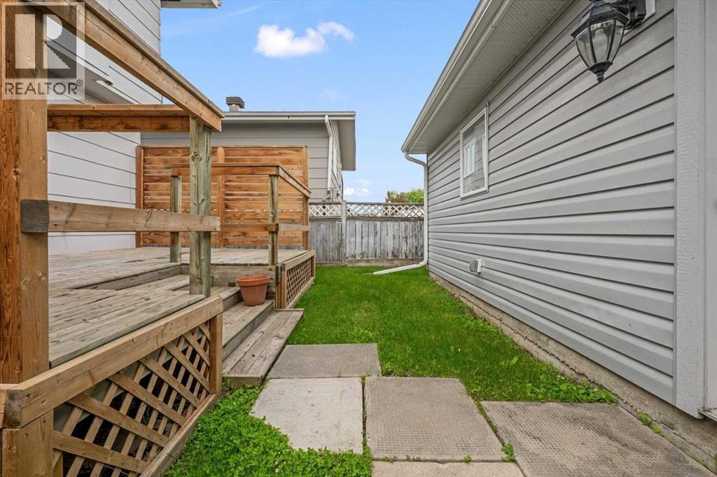 73 Sunvale Crescent SE — photo 35