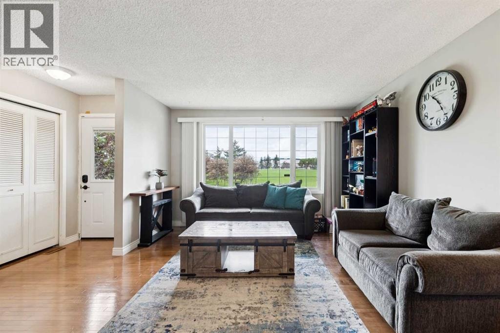 4387 Dovercrest Drive SE — photo 3