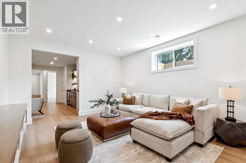 1603 42 Avenue SW — photo 44